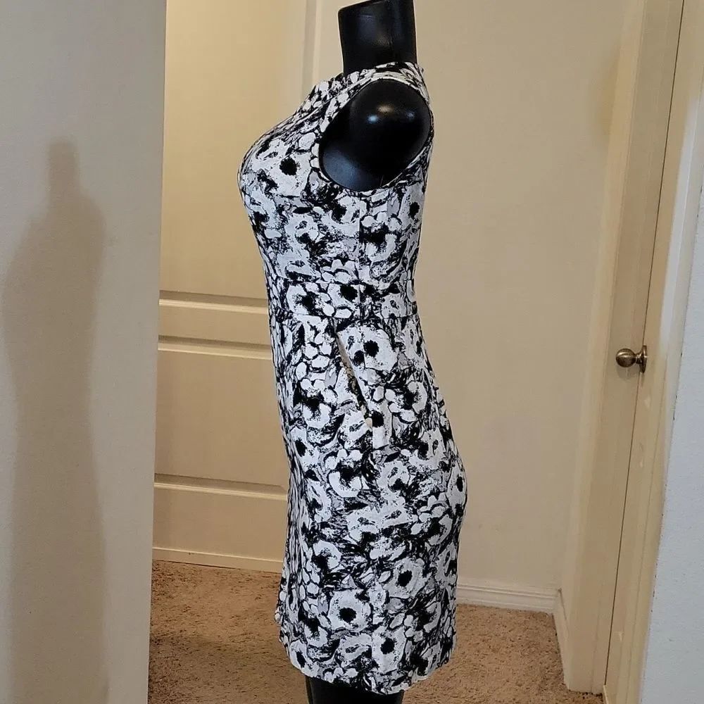 ANNE TAYLOR LOFT SLEEVELESS RUFFLE ROUNDNECK ZIPPER CLOSURE MINI DRESS - Picture 8 of 16